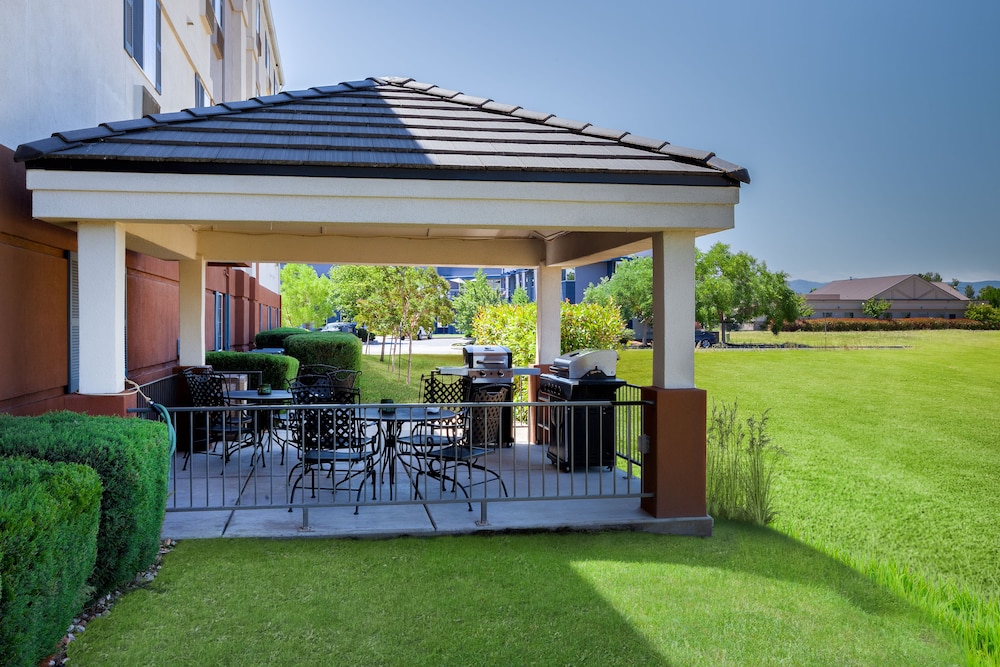 Candlewood Suites Medford by IHG - photo 11