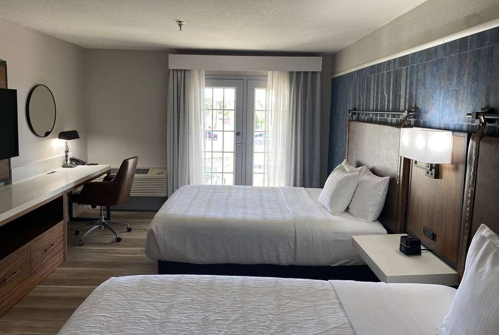 La Quinta Inn & Suites by Wyndham Safford Copper Valley - photo 12