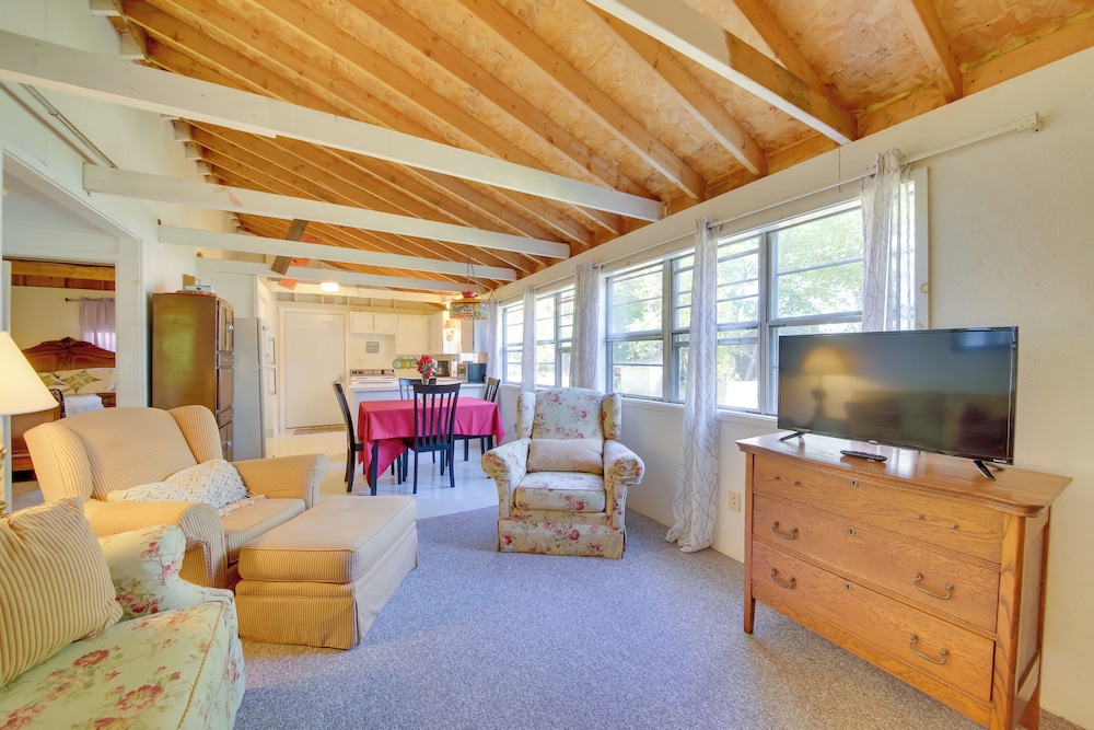 Rustic Retreat Across from Lake Family Friendly — hotel in Union