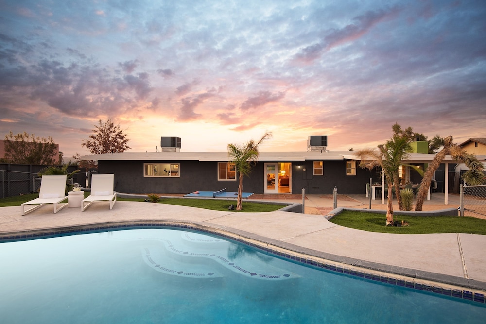 Jackrabbit Ridge by Avantstay Entertainers Paradise w Pool Games in Twentynine Palms, United States