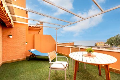 WintowinRentals Pools Padel and Sea Views — 4-Star Luxury Hotel in Rincon De La Victoria, Spain