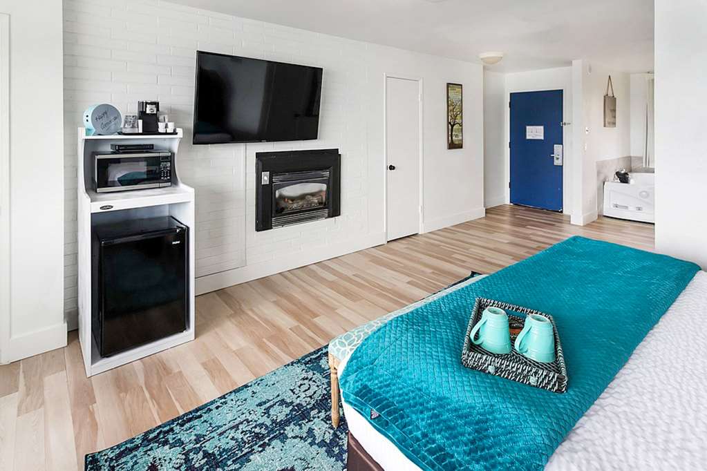 Clarion Inn Surfrider Resort - photo 19