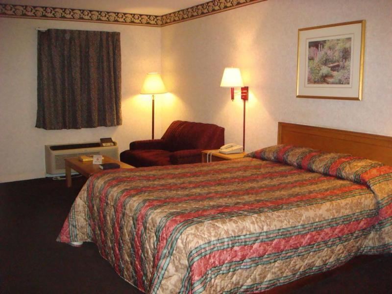 Americas Best Value Inn & Suites Macon at Eisenhower Pkwy - photo 13