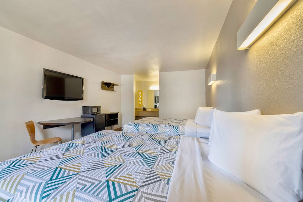 Motel 6 Bryan TX College Station - photo 10
