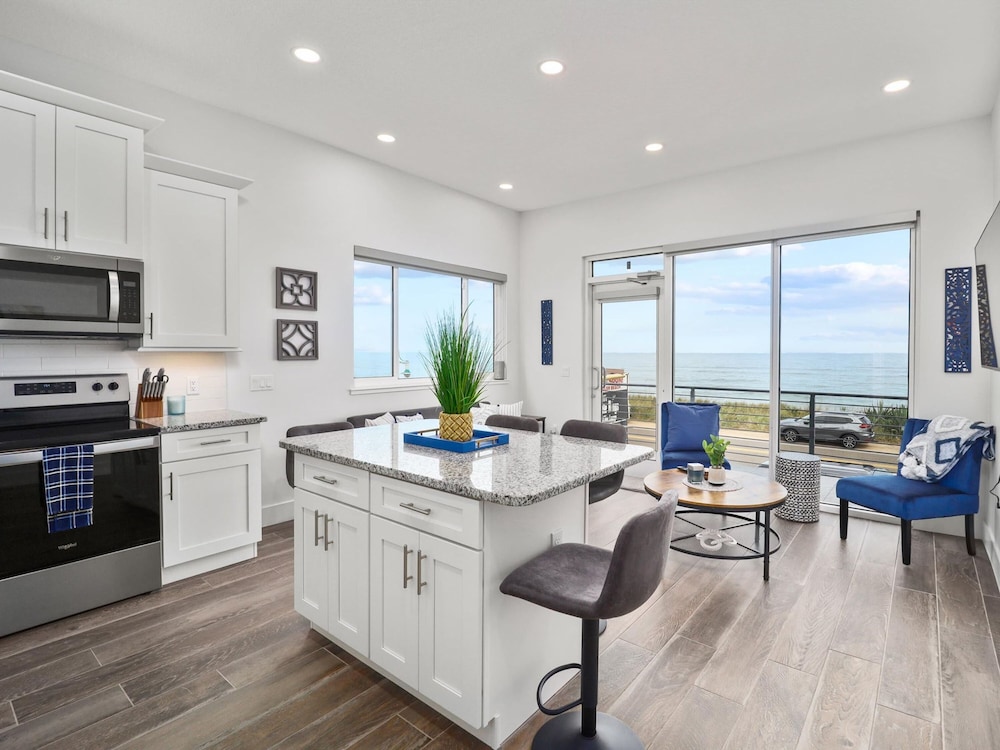 Ocean Front Flagler Beach Sleeps 5 people — 4-Star Luxury Hotel in Flagler Beach, United States