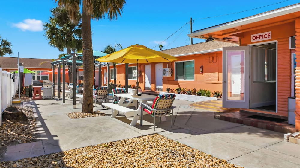 Bella Sirena Inn — hotel in Saint Pete Beach