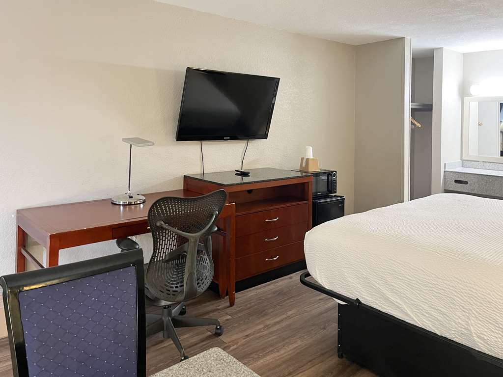Motel 6 Raleigh NC Downtown South - photo 14