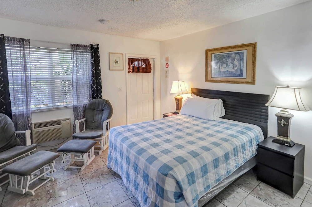 Richard's Motel - photo 32