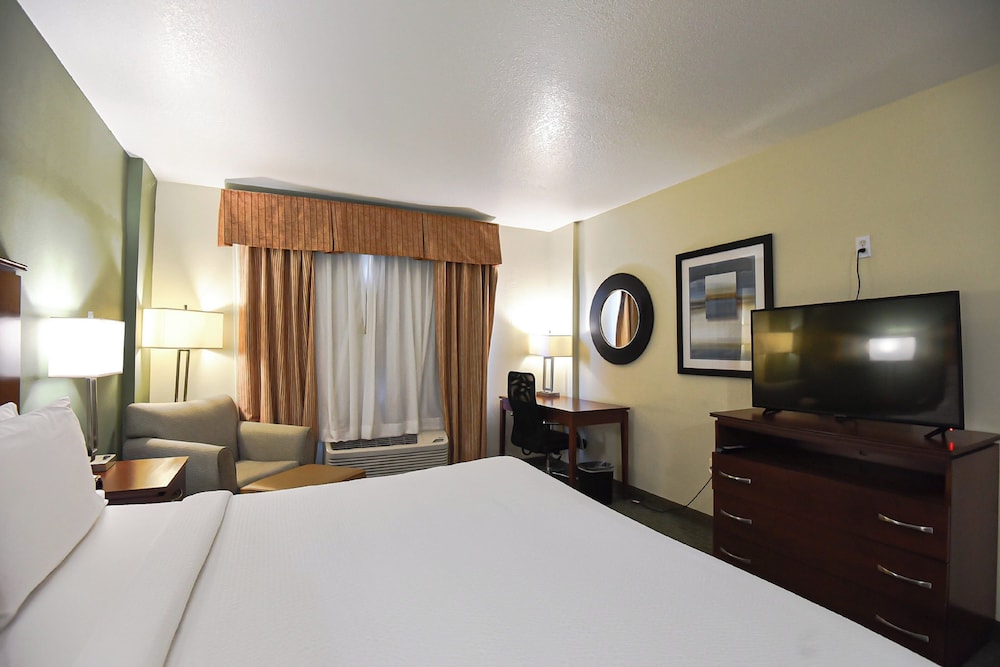 Holiday Inn Express & Suites Cocoa by IHG - photo 37