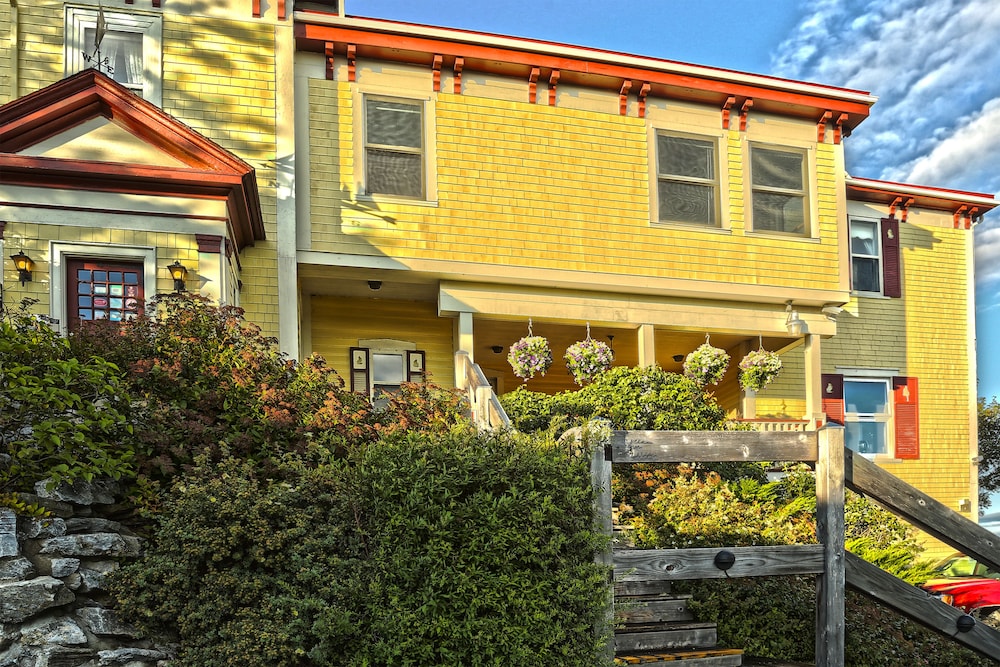 Homeport Historic B&B — 5-Star Luxury Hotel in Saint John, Canada