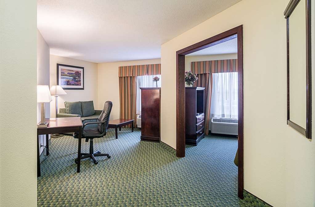 Quality Inn & Suites Harvey Chicago Southland - photo 18