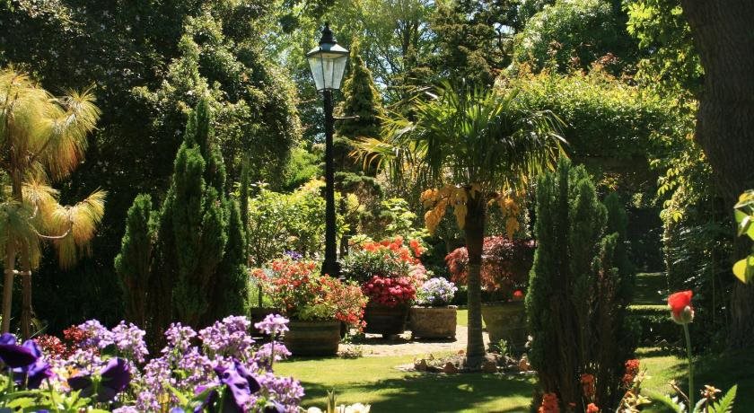 Bed & Breakfast at Ocklynge Manor — Eastbourne — photo 3