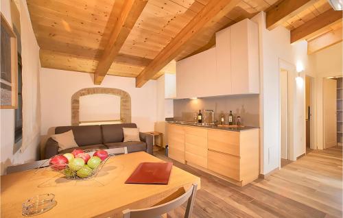 2 Bedroom Cozy Apartment In Foligno — Foligno — photo 3