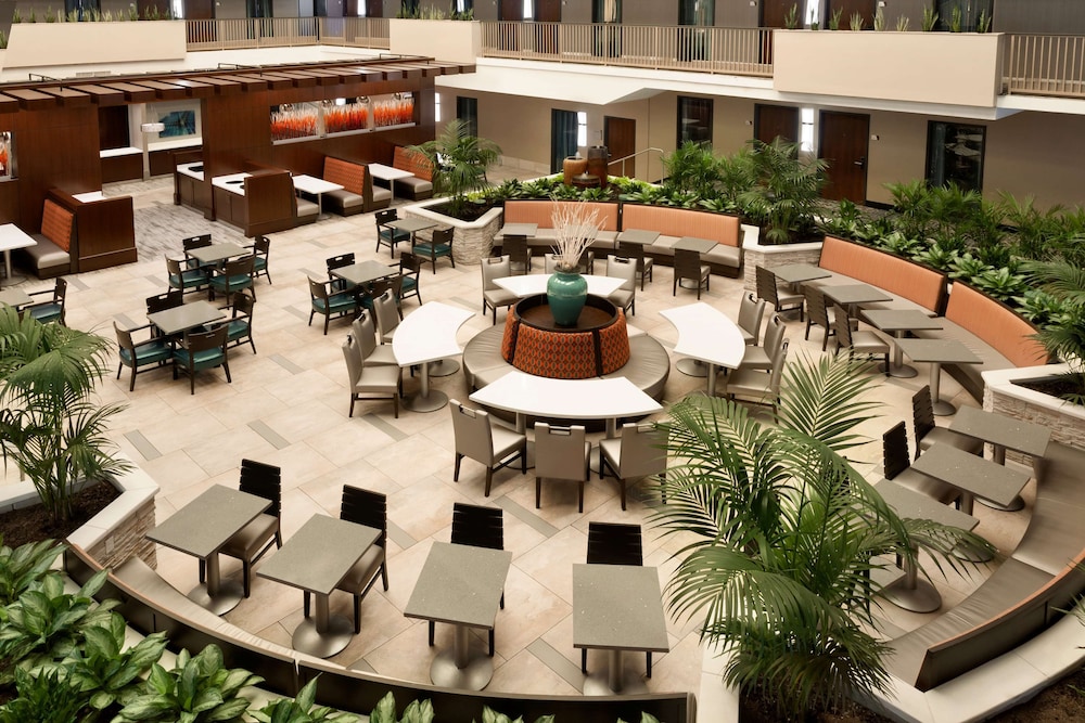 Embassy Suites by Hilton Atlanta Airport - photo 28