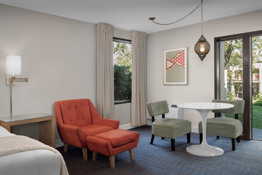 Ashland Hills Hotel & Suites - photo 12