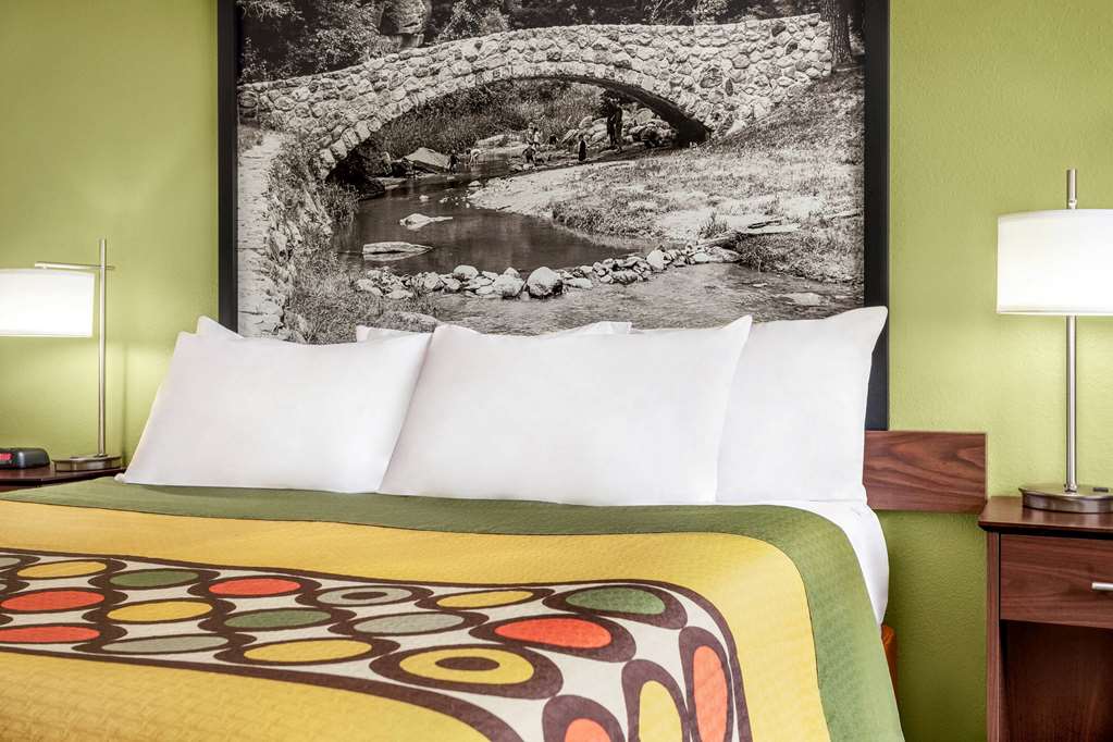 Super 8 by Wyndham Ankeny Des Moines Area - photo 10