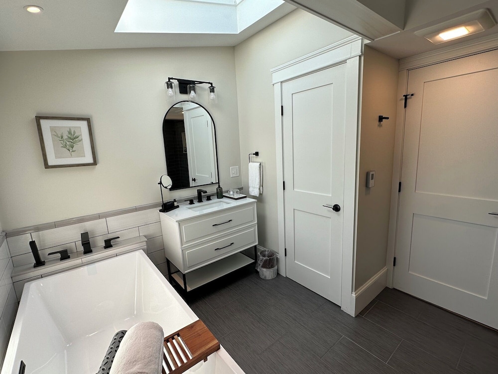 Inn at Perkins Cove - photo 98
