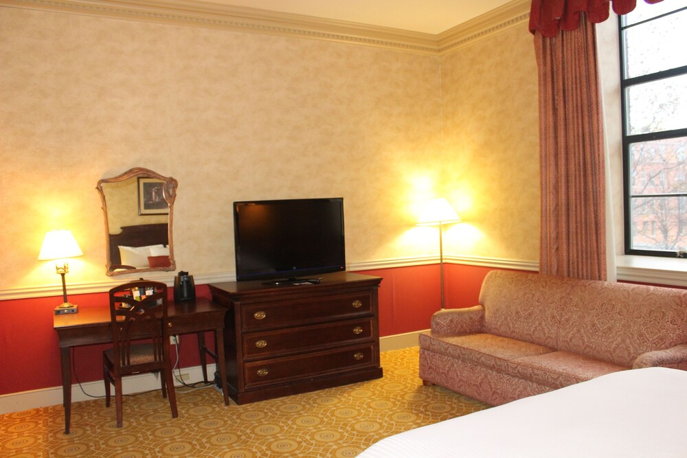 Roberts Riverwalk Urban Resort Hotel - photo 30