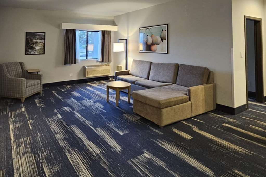 Edgewater Inn and Suites an Ascend Collection Hotel - photo 65