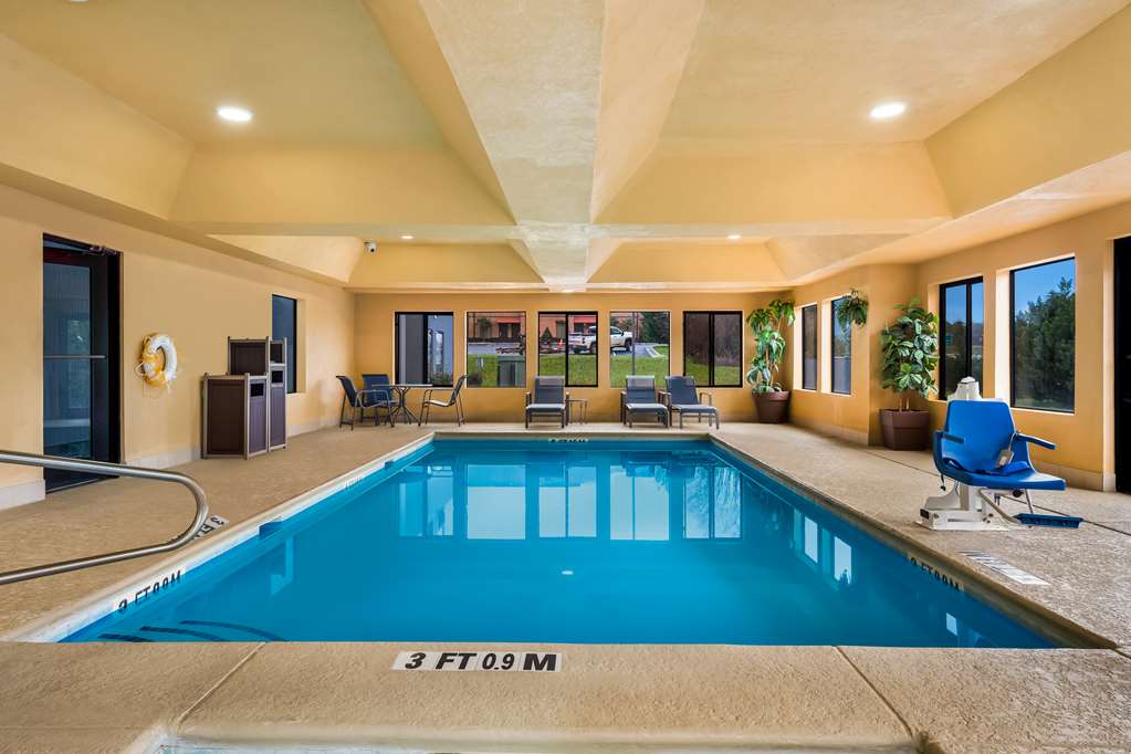 Best Western Bradbury Inn & Suites - photo 35