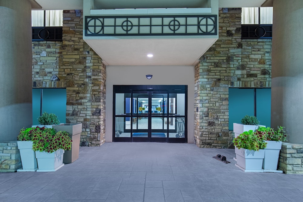 Holiday Inn Express Cleveland Northwest by IHG - photo 53