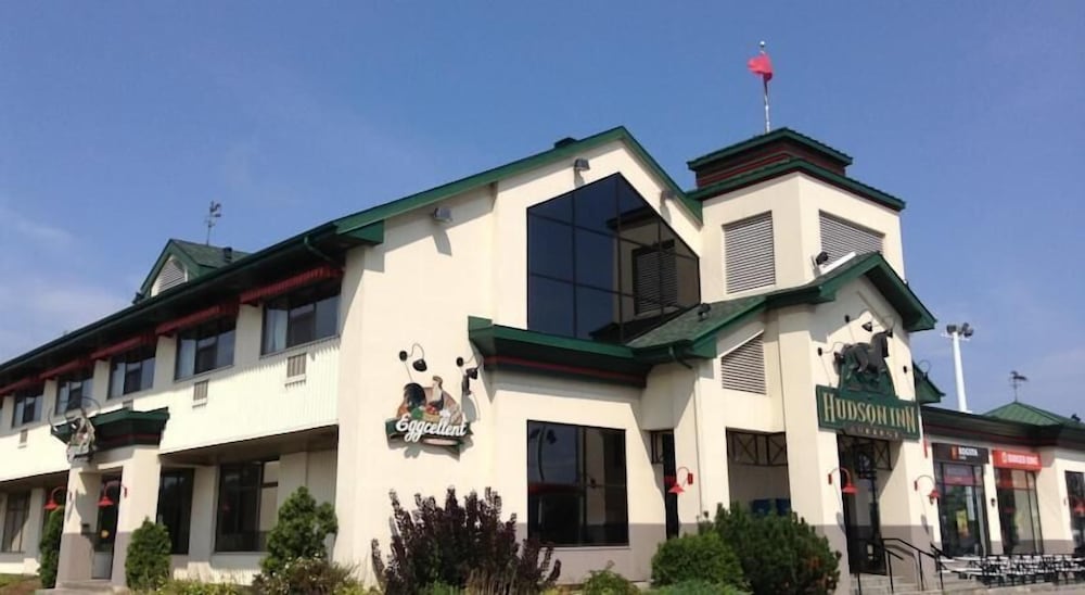 Hudson Inn Auberge in Rigaud, Canada