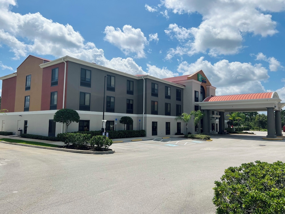 Holiday Inn Express & Suites Sebring by IHG - photo 47