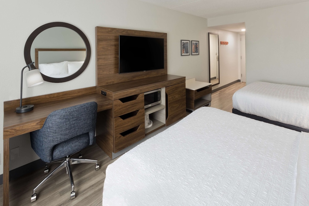 Hampton Inn & Suites Lanett West Point - photo 10