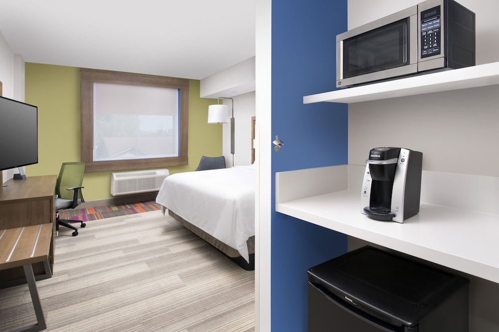 Holiday Inn Express Jacksonville Beach by IHG - photo 13