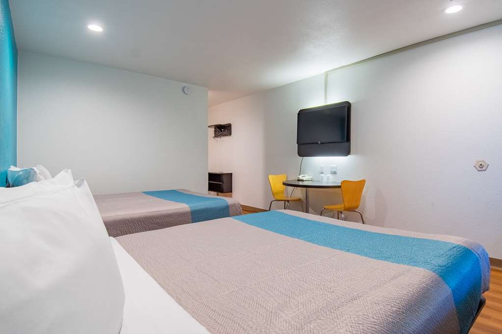 Motel 6 San Bernardino CA Downtown - photo 17