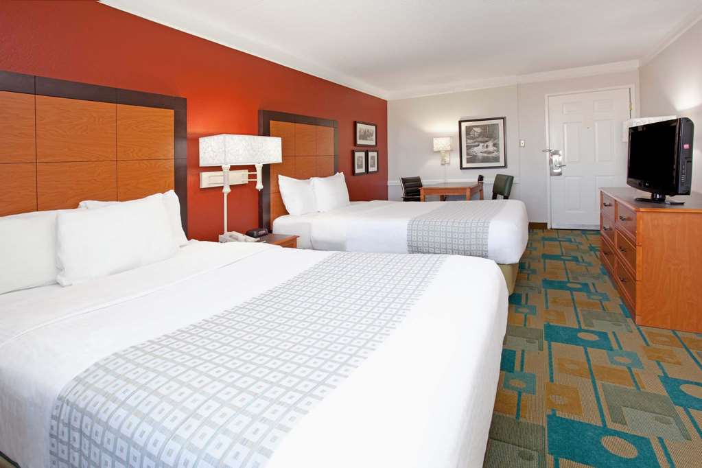 La Quinta Inn by Wyndham Cheyenne - photo 11