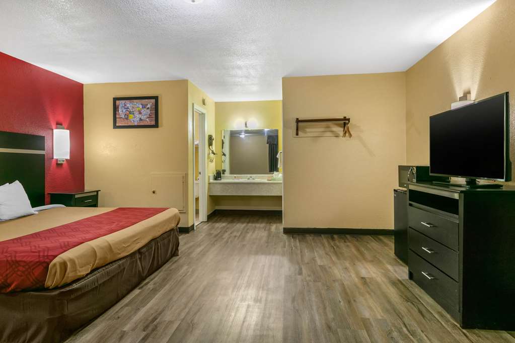 Econo Lodge Jonesboro - photo 20