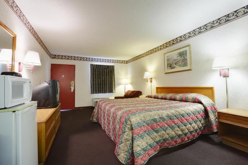 Americas Best Value Inn & Suites Macon at Eisenhower Pkwy - photo 22