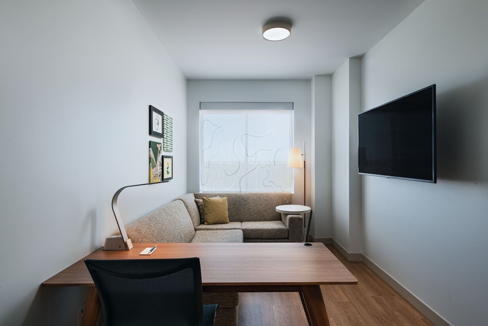 Element Dallas Las Colinas - photo 4