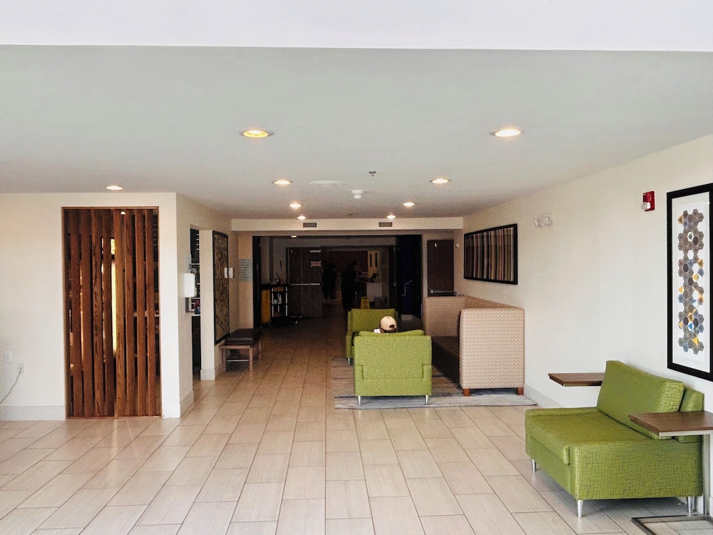 Holiday Inn Express Hotel & Suites Torrington by IHG - photo 44