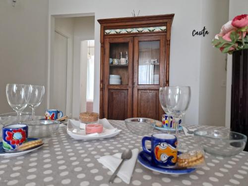 Casita Navigli apt 2rooms 5beds freeWifi ac — 4-Star Luxury Hotel in Milan, Italy