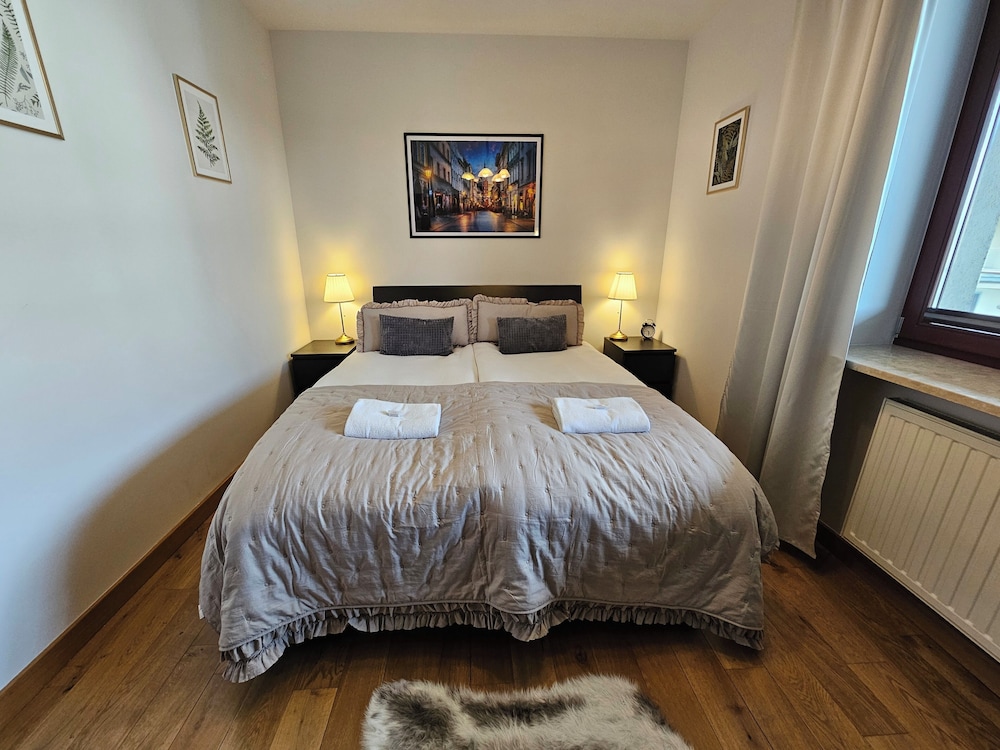 Bulwary Wiślane Kraków Apartament Ludwinowska przy Forum by Noclegi Renters — 4-Star Luxury Hotel in Krakow, Poland