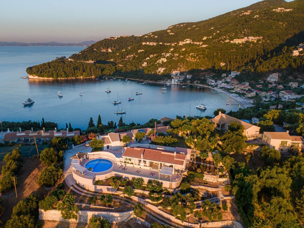 Kalami Beach Villa Kouloura — 4-Star Luxury Hotel in Corfu, Greece