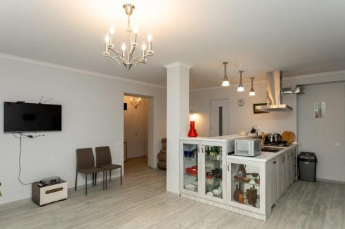 Charming 3BR Apartment In Central Tbilisi — 4-Star Luxury Hotel in Tbilisi, Georgia