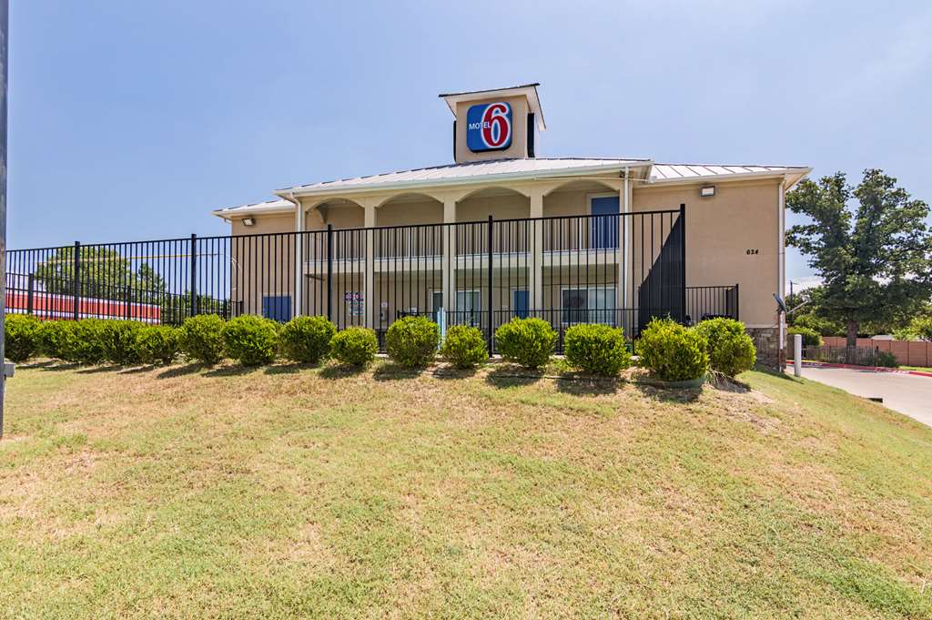 Motel 6 Azle TX - photo 3