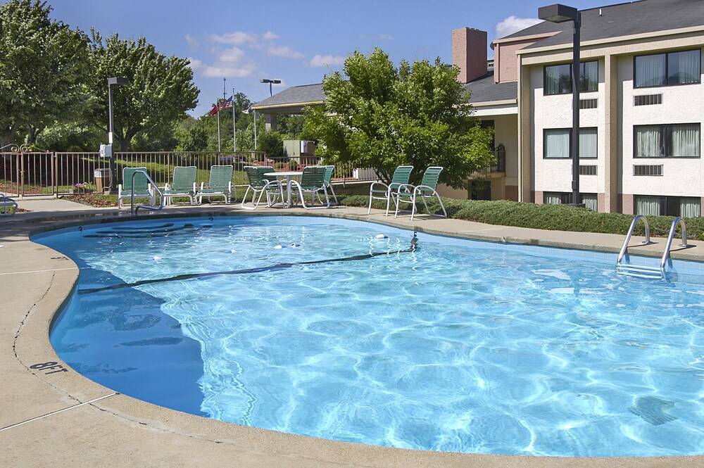 Ramada by Wyndham Asheville Southeast - photo 36