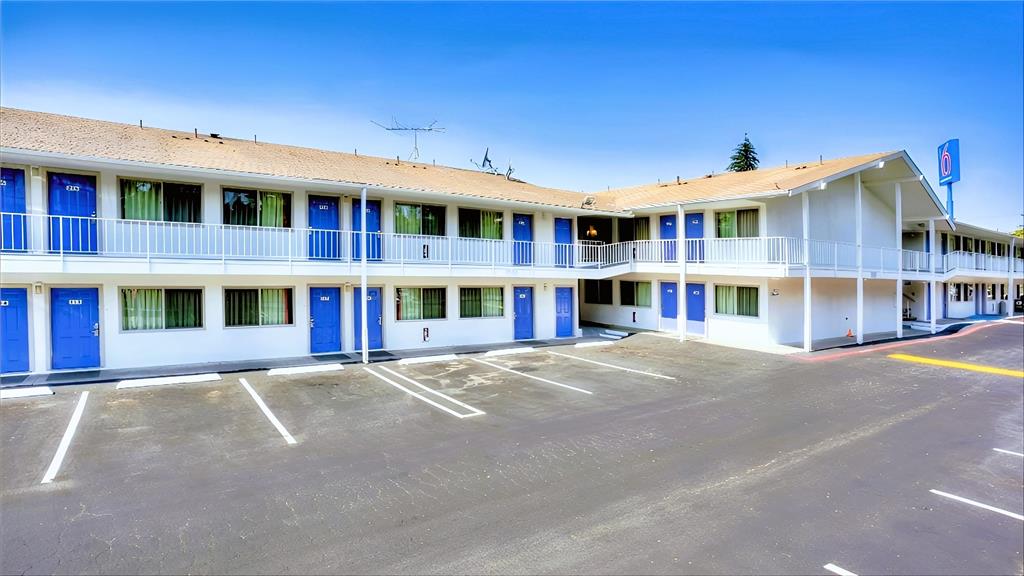 Motel 6 Tigard OR Portland South Lake Oswego — hotel in Lake Oswego