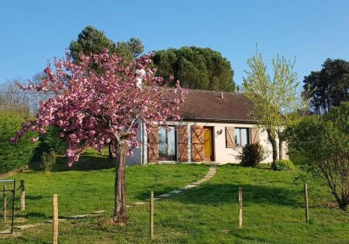 Maison Charmante a Seigy Vue Sur Jardin Accepte Animaux. — 4-Star Luxury Hotel in Seigy, France