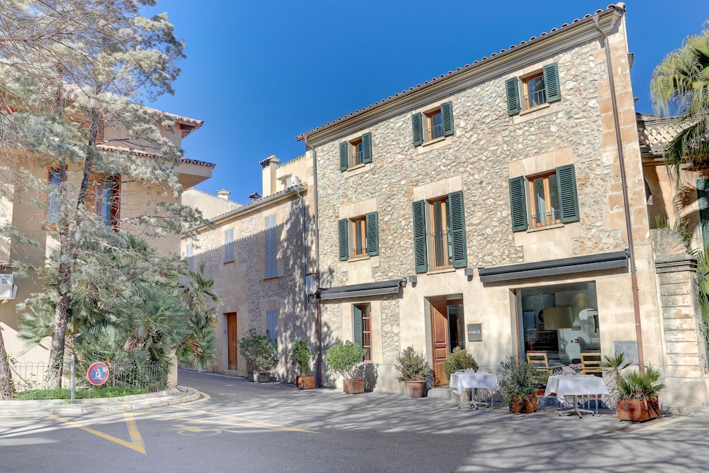 Hotel Desbrull Turismo de interior — hotel in Pollenca
