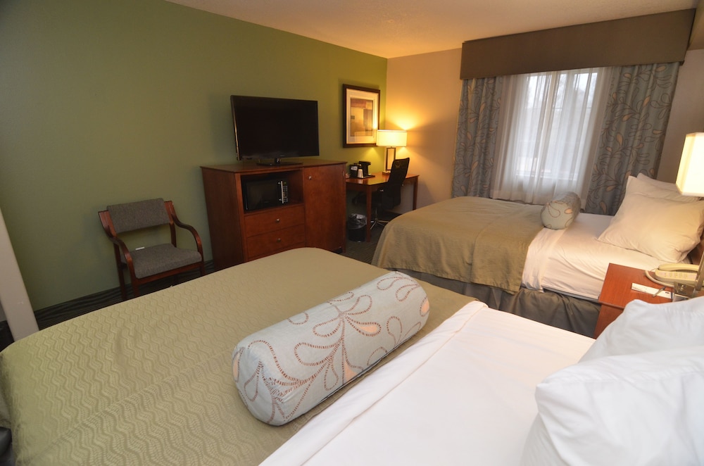 AmericInn by Wyndham Des Moines Airport - photo 21