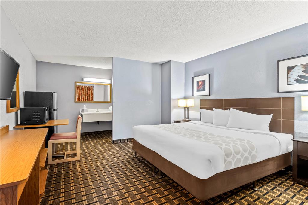 Rodeway Inn Albuquerque West - photo 25