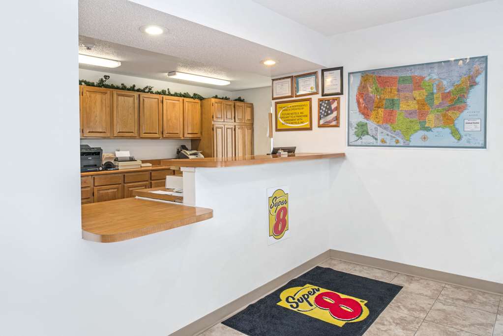 Super 8 by Wyndham Nebraska City - photo 3