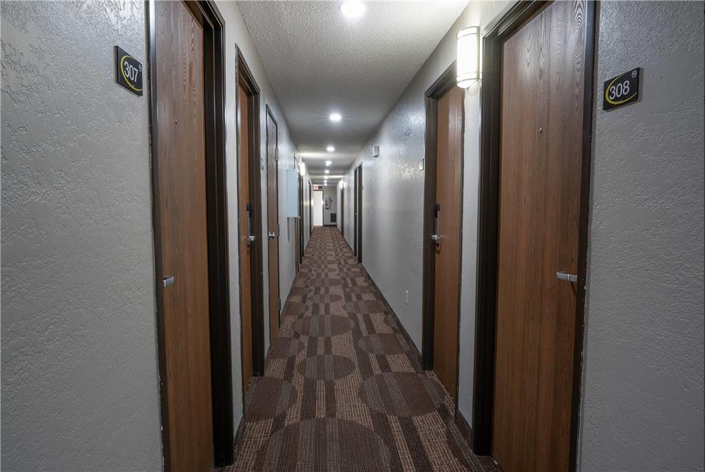 Super 8 by Wyndham Miles City - photo 40