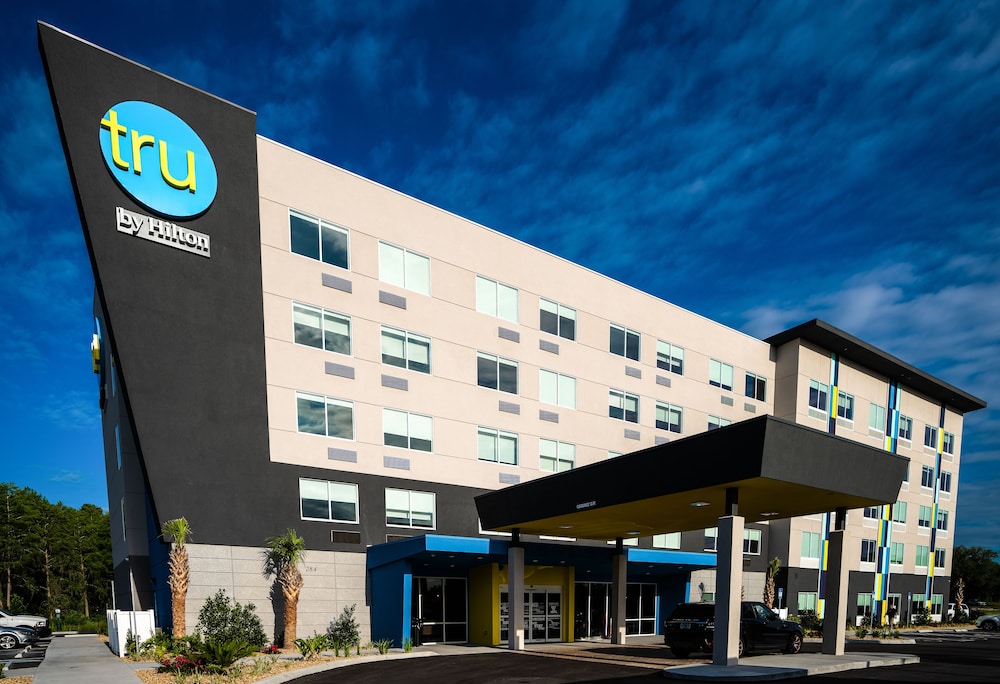 Tru by Hilton Lake City - photo 2