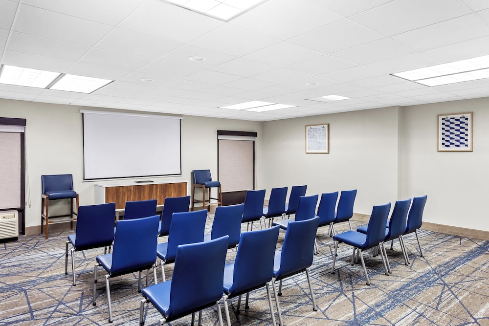 Holiday Inn Express Suites Charleston by IHG - photo 56